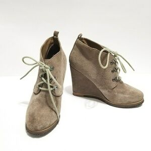 Steve Madden size 7 Tanngoo Suede Wedge Boots